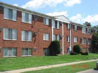 Primary Photo - Grandmont Apartments