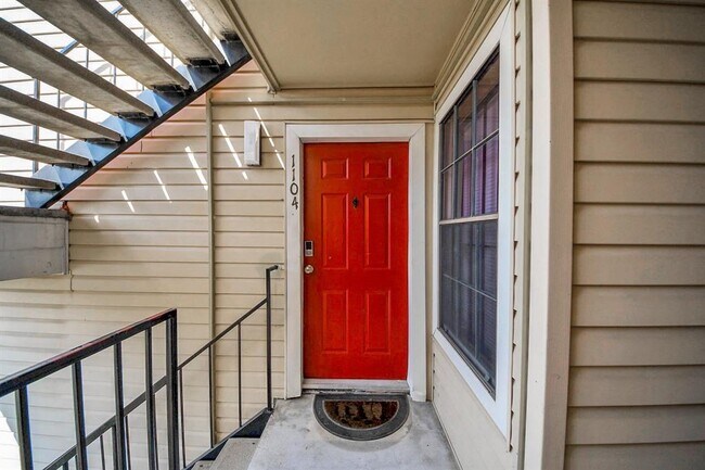 Building Photo - 2750 Holly Hall St