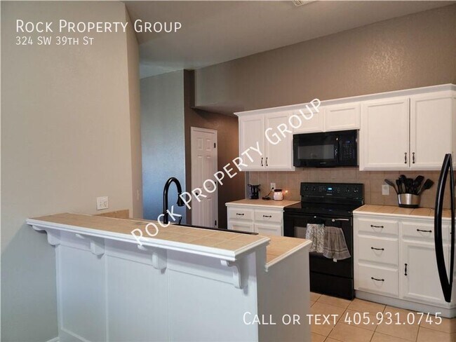 Building Photo - 4 Bedroom Home in Moore
