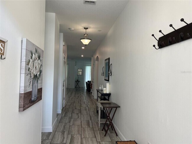 Foto del edificio - 4715 Sleepy Hollow Dr