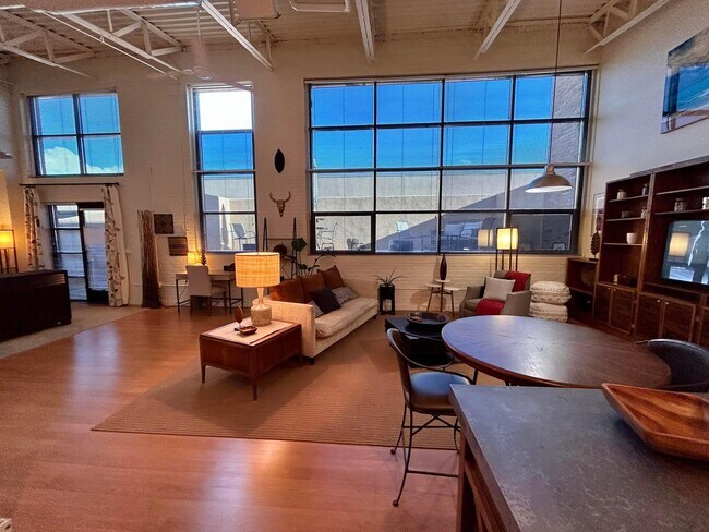 Foto del edificio - 1503-1503 Central Ave NW