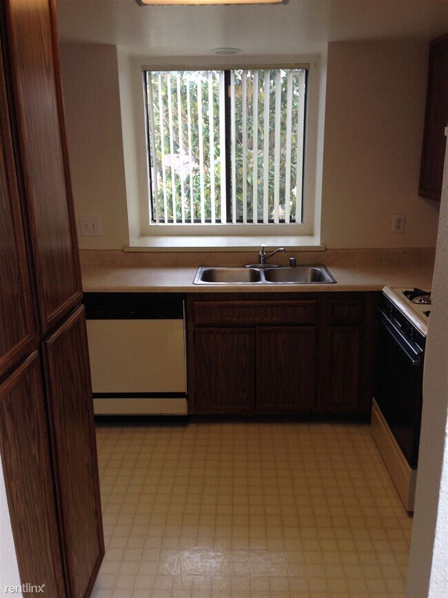 Building Photo - 1526 Granite Hills Dr