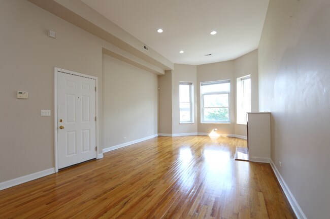 Foto del edificio - 3144 S Prairie Ave