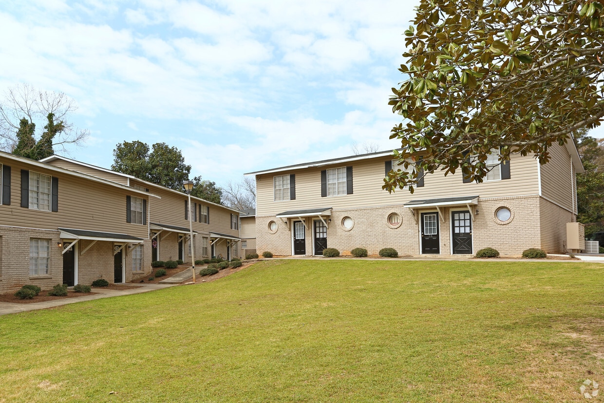 Building Photo - Vineville Townhomes East