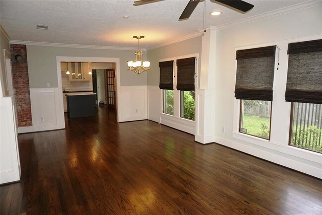Foto del edificio - 2229 Singleton St