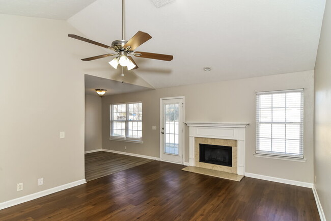 Building Photo - 7045 S Hampton Blvd