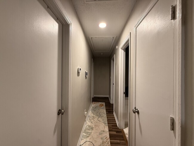Building Photo - 507 Birchwood Ct