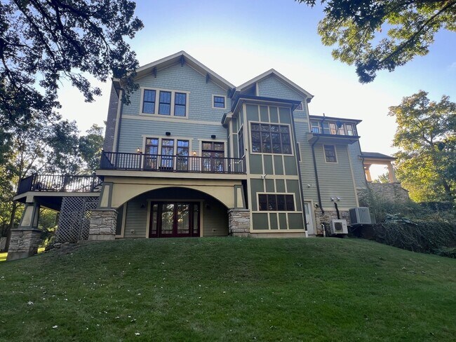 Foto del edificio - 1415 Oakview Terrace