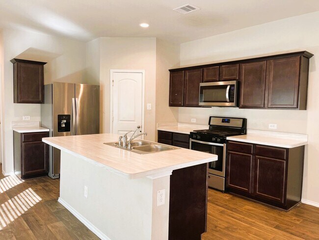 Building Photo - 2407 Ginnala Maple Ct**Ask about our NO SE...