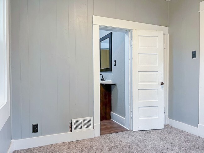 Building Photo - 315 Wyoming Ave