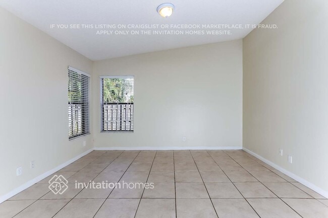 Building Photo - 6225 Mullin St