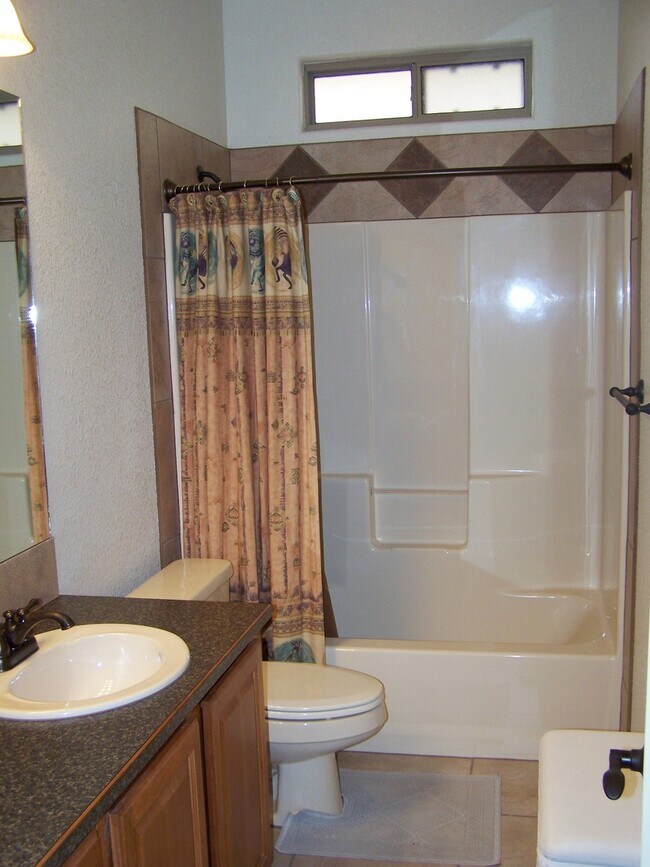 Building Photo - Close to Holloman & Restaurants