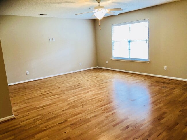 Building Photo - FOXPORT IN BALLENTINE - CHAPIN AREA!