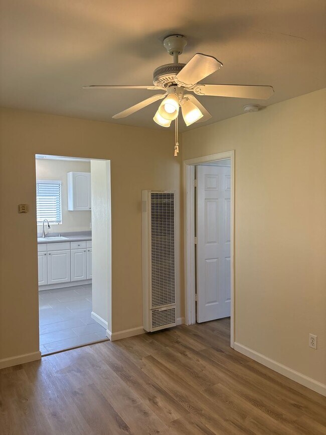 Foto del edificio - 207 West Eleventh Avenue #B, Escondido, CA 92025