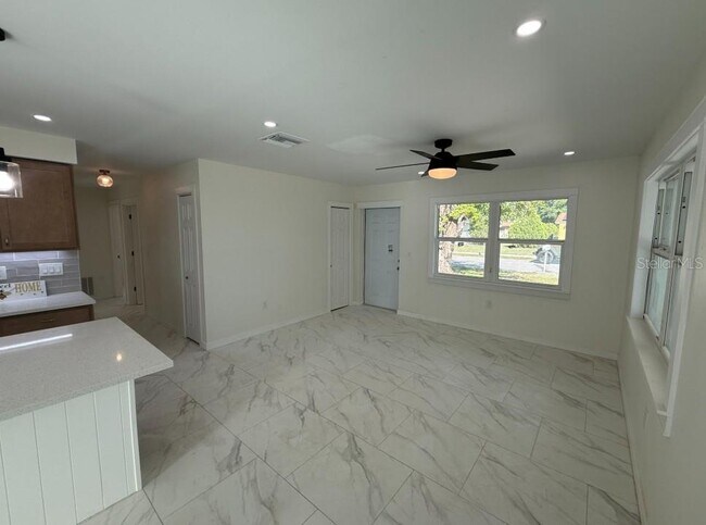 Foto del edificio - 1809 5th Ave W