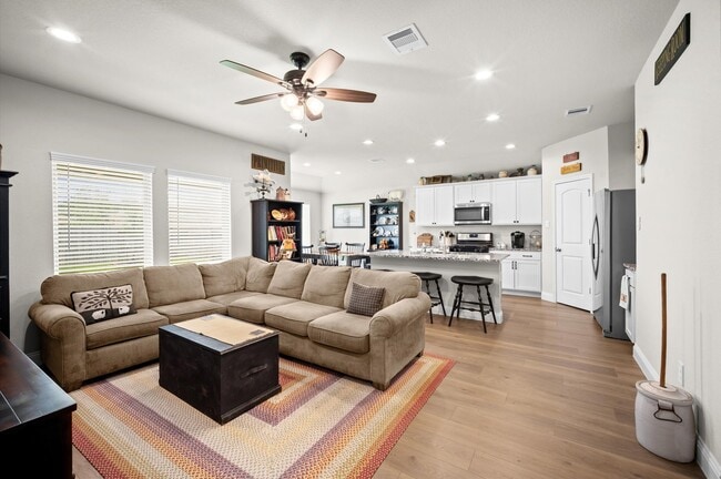 Foto del edificio - 3617 Crimson Embers Ln