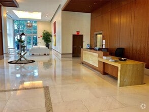Building Photo - 1060 Brickell Ave