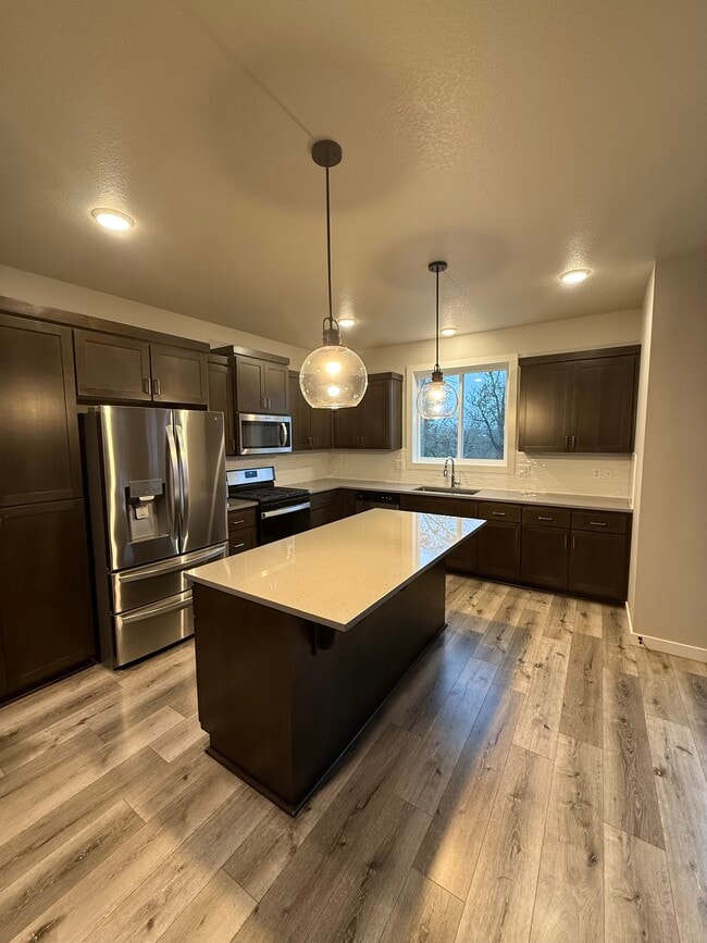 Building Photo - 1604 18th Ave