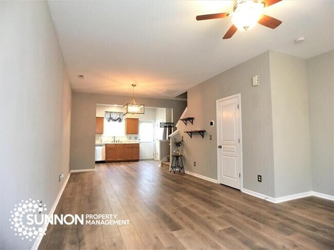 Foto del edificio - Updated 2 Bed, 2.5 Bath Townhome!