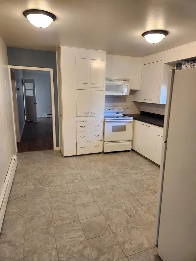 Kitchen - 745 Union St