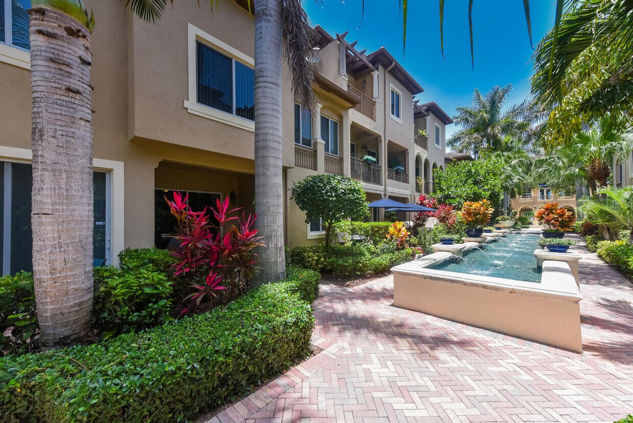 Foto principal - 3033 Waterside Cir