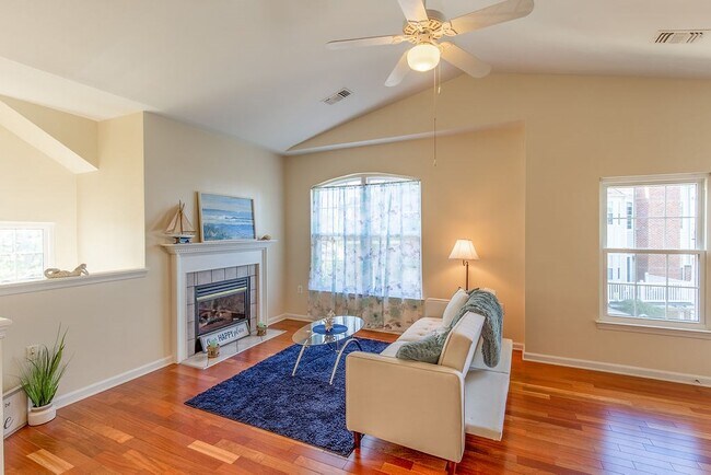 Building Photo - 1075 Weybridge Ct