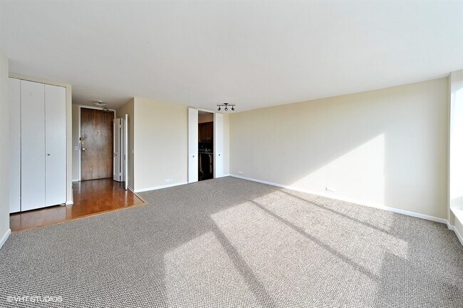 Foto del edificio - 5445 N Sheridan Rd