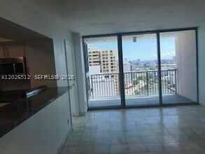 Building Photo - 2655 Collins Ave