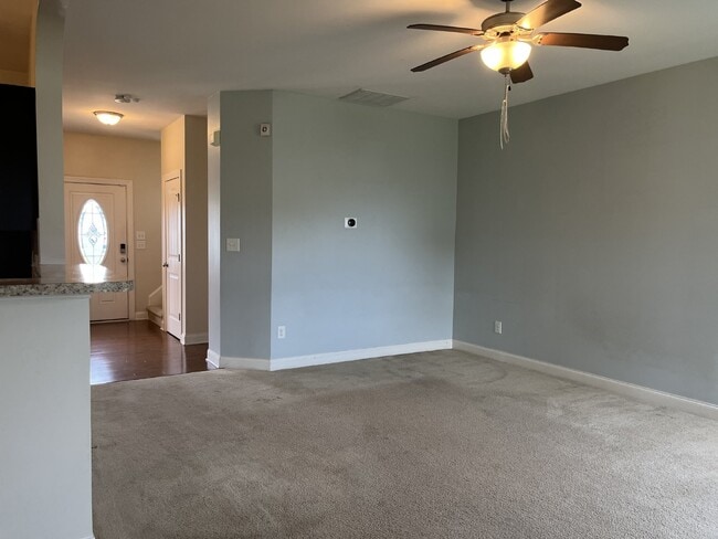 Building Photo - 834 Solomon Dr