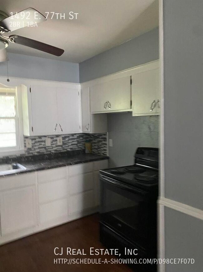 Foto del edificio - 1492 E 77th St