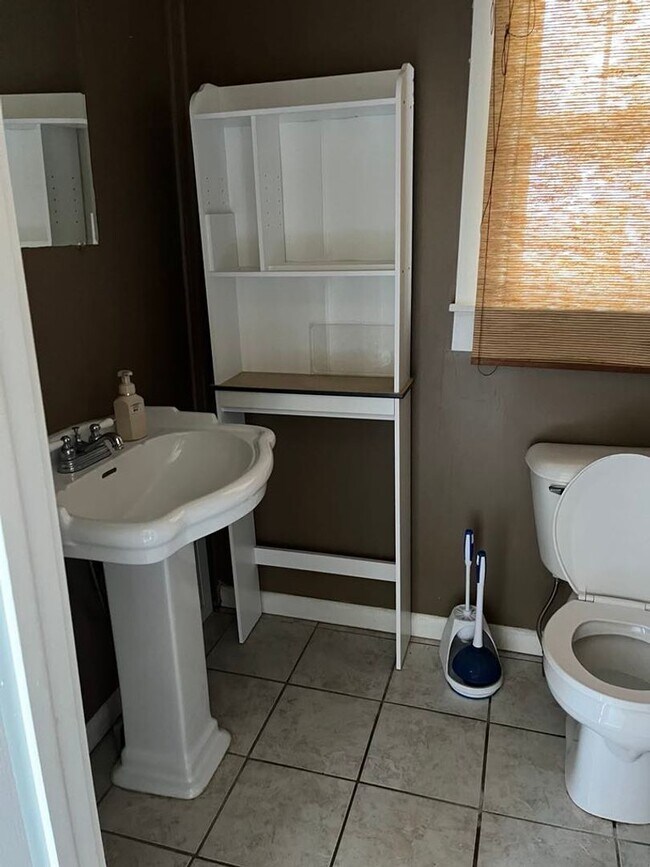 Foto del edificio - 213 Beallview Drive Glenville, WV 26351