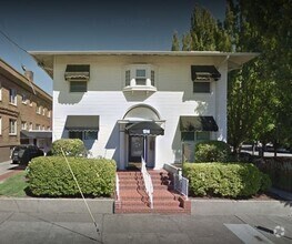 Building Photo - 1514 NE 14th Ave