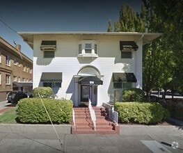 Building Photo - 1514 NE 14th Ave