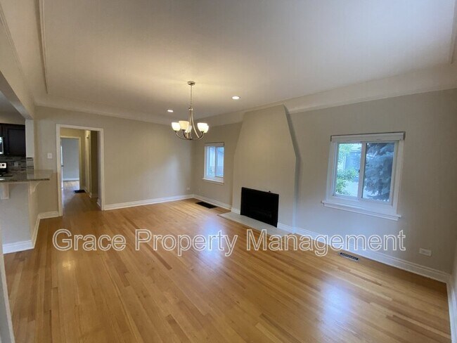 Foto del edificio - 1410 N Glencoe St
