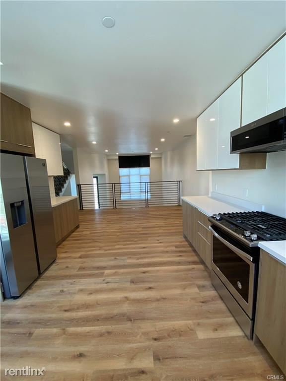Building Photo - 505 N Santa Anita Ave