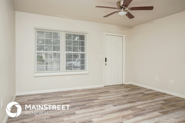 Building Photo - 5940 Talbrook Rd