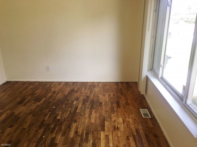 Foto del edificio - 34547 Beaconsfield St