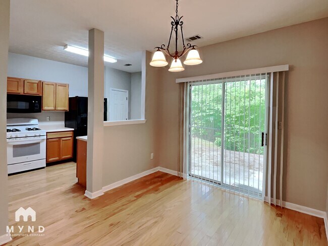 Foto del edificio - 942 Tree Creek Pkwy