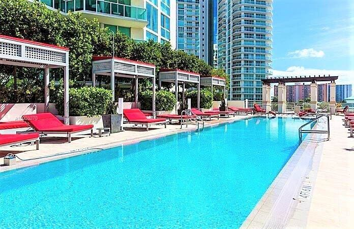 Primary Photo - 150 Sunny Isles Blvd