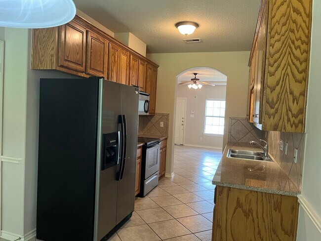 Building Photo - 2607 Appian Way