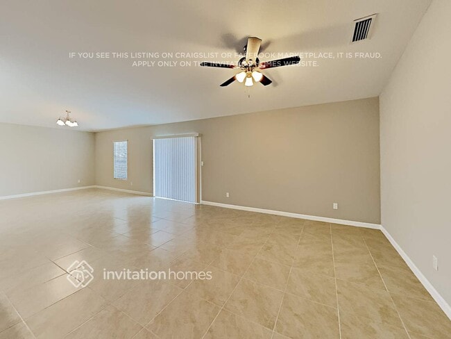 Foto del edificio - 347 NW Bayshore Blvd