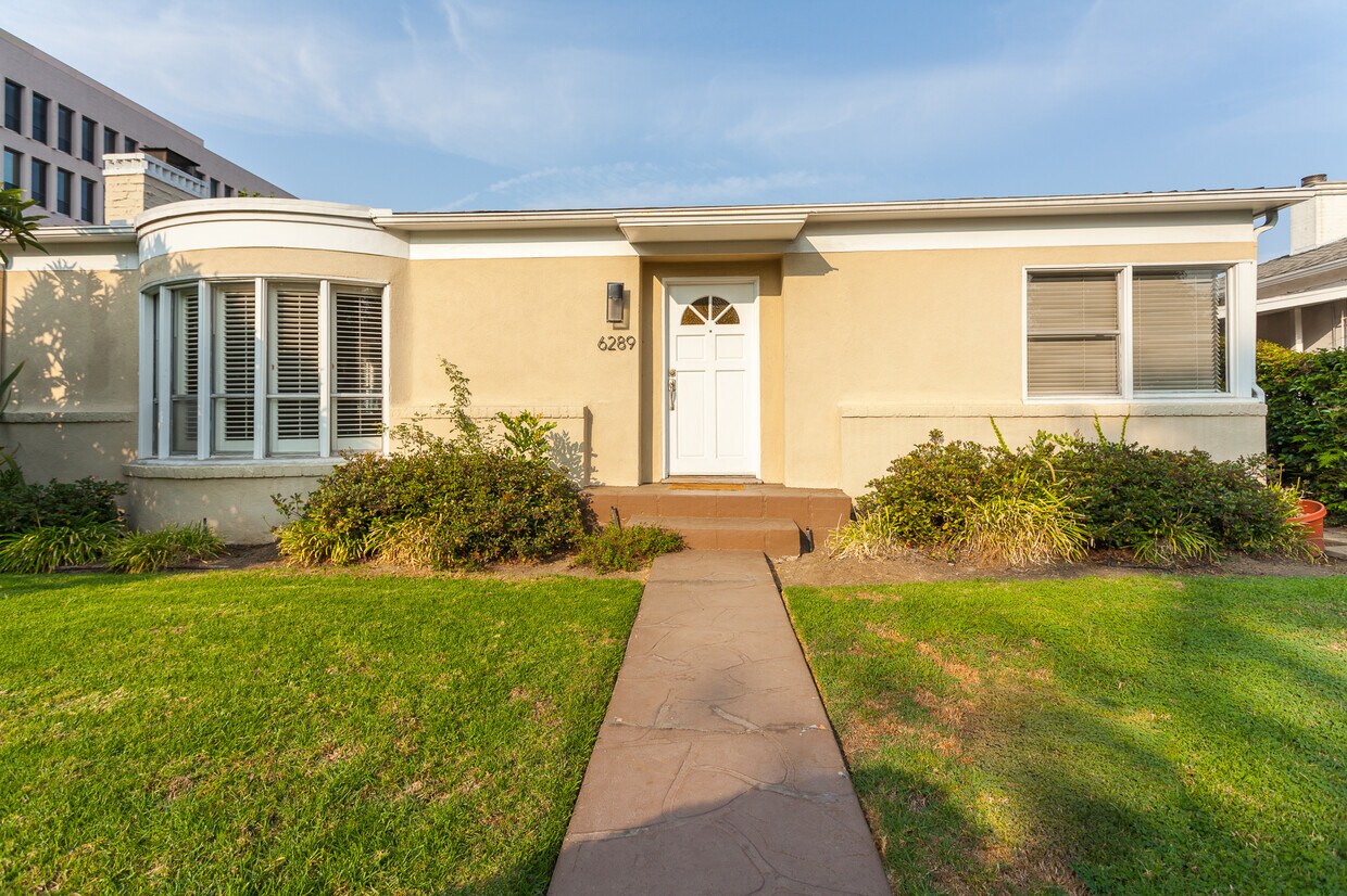 6289 Commodore Sloat Dr, Los Angeles, CA 90048 House Rental in Los