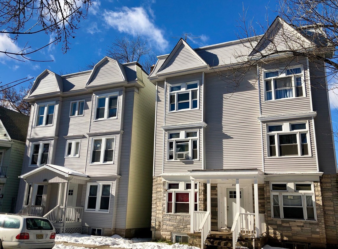 Foto principal - 249 Amherst St