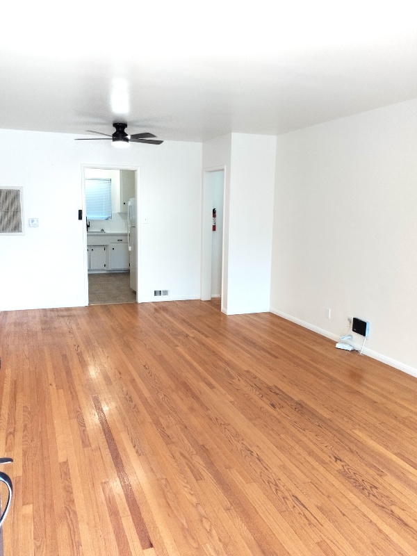 Foto del edificio - 1057 E Appleton St