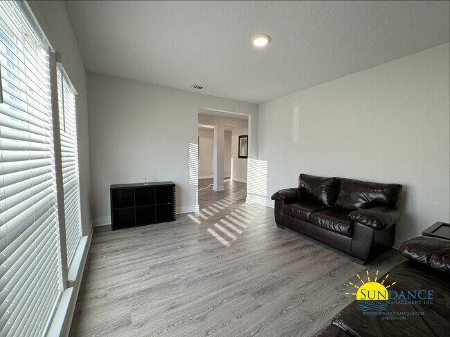 Foto del edificio - Stunning 4 Bedroom Home in Hillwood Estates, Crestview!