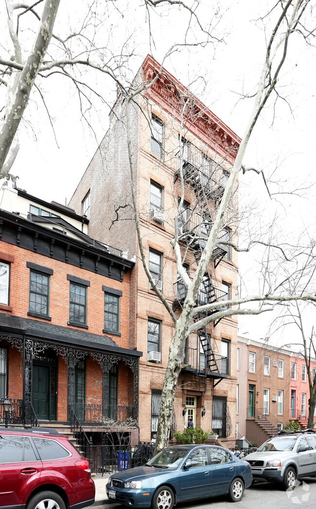 Building Photo - 331 Sackett St