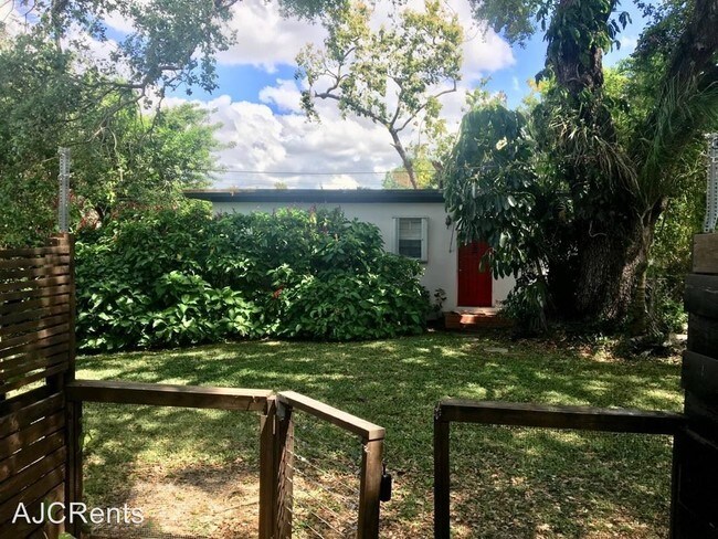 Building Photo - 2317 SW 58th Ct