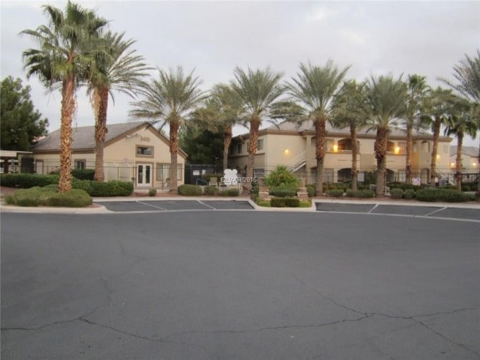 Foto principal - 3400 Cabana Dr