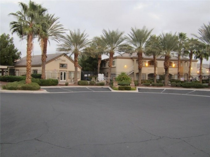 Primary Photo - 3400 Cabana Dr