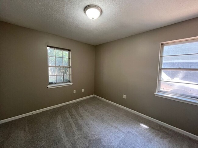 Foto del edificio - Renovated 3 Bedroom 1 Bath Home for Rent!